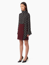 Cargar imagen en el visor de la galería, Pussy-Bow Shirt in Black - Nina Ricci