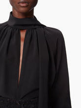 Charger l'image dans la galerie, PUSSY-BOW BLOUSE - Nina Ricci