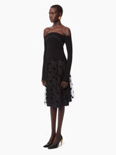 Cargar imagen en el visor de la galería, BARDOT NECKLINE TOP IN BLACK - Nina Ricci