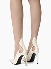 Cargar imagen en el visor de la galería, White Satin Pumps