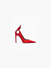画像をギャラリービューアに読み込む, Red Satin Pumps