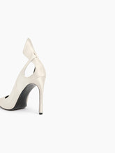 Cargar imagen en el visor de la galería, White Satin Pumps