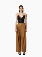 画像をギャラリービューアに読み込む, Large Brown Pants