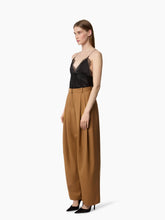 画像をギャラリービューアに読み込む, Large Brown Pants