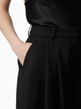 Load image into Gallery viewer, Black Highwaisted Shorts