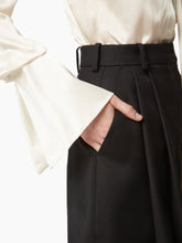 Cargar imagen en el visor de la galería, SATIN LAVALIERE SHIRT - Nina Ricci