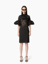 Cargar imagen en el visor de la galería, LAVALIERE SHIRT WITH COCOON SLEEVES - Nina Ricci