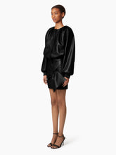 Cargar imagen en el visor de la galería, SHORT BOMBER IN NAPPA LEATHER - Nina Ricci