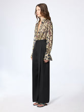Load image into Gallery viewer, Wide-Leg Pleated Wool Gabardine Pants