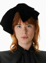Load image into Gallery viewer, VELVET HEADBAND WITH BOW
