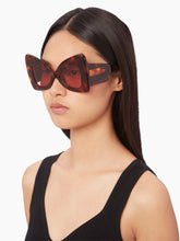 Charger l'image dans la galerie, Precious Butterfly Shiny Havana Sunglasses

