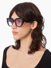 Charger l'image dans la galerie, Waves Butterfly Shiny Transparent Sunglasses
