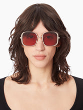 Charger l'image dans la galerie, Upside-Down Square Shiny Light Gold Sunglasses
