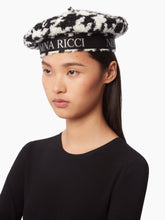 Charger l'image dans la galerie, WOOL BERET WITH NINA RICCI LOGO IN BLACK AND WHITE - Nina Ricci
