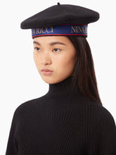 Charger l'image dans la galerie, WOOL BERET WITH NINA RICCI LOGO IN BLACK - Nina Ricci
