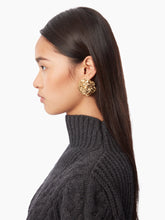 Charger l'image dans la galerie, ROSE EARRINGS IN GOLD - Nina Ricci
