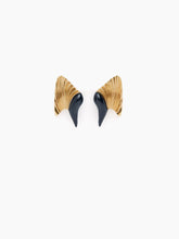 Charger l'image dans la galerie, Winged Dove Earrings
