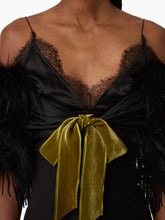 Load image into Gallery viewer, Faux Fur And Sequin Stole
