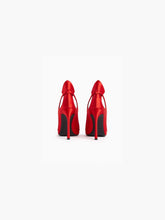 画像をギャラリービューアに読み込む, Red Satin Pumps
