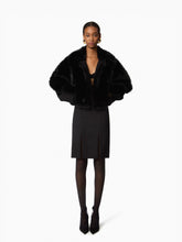 Cargar imagen en el visor de la galería, Boxy Faux Fur Coat

