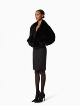 Cargar imagen en el visor de la galería, Boxy Faux Fur Coat
