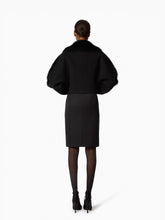 Cargar imagen en el visor de la galería, Boxy Faux Fur Coat
