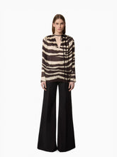 Charger l'image dans la galerie, Zebra-Print Long-Sleeved Satin Blouse
