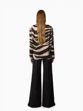 Charger l'image dans la galerie, Zebra-Print Long-Sleeved Satin Blouse
