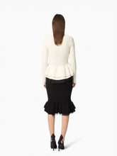 Charger l'image dans la galerie, Wool Cardigan With Contrast Ruffles
