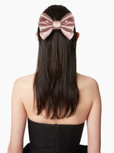 Charger l'image dans la galerie, SATIN HAIRBOW CLIP - Nina Ricci

