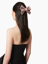 Charger l'image dans la galerie, SATIN HAIRBOW CLIP - Nina Ricci
