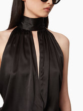 Cargar imagen en el visor de la galería, HALTER DRESS WITH BOW DETAIL - Nina Ricci
