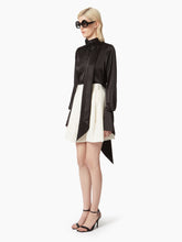 Cargar imagen en el visor de la galería, SATIN LAVALIERE SHIRT - Nina Ricci
