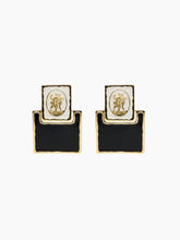 Charger l'image dans la galerie, Cream Three Graces Earrings
