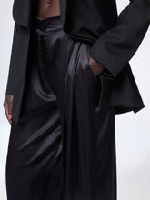 Cargar imagen en el visor de la galería, Black Harem Silk Satin Pants
