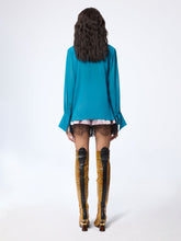 Cargar imagen en el visor de la galería, Blue Lavalliere Satin Shirt
