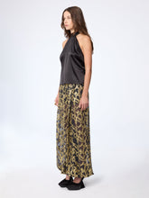 Load image into Gallery viewer, Black Halterneck Silk Satin Top
