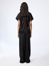 Charger l'image dans la galerie, Black V-Neck Silk Satin Top

