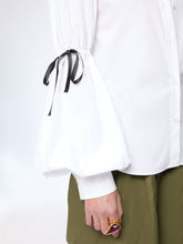 Charger l'image dans la galerie, Poplin Shirt With Bow Details
