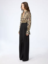 Cargar imagen en el visor de la galería, Marble Gold Shirt With Bell Cuffs

