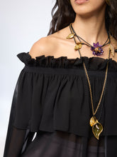 Charger l'image dans la galerie, Black Boat Neck Silk Top With Bow Details
