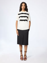 Load image into Gallery viewer, Bow Details T-Shirt
