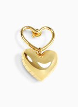 画像をギャラリービューアに読み込む, Heart Charm Earrings
