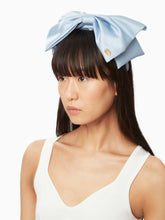 Load image into Gallery viewer, SATIN HEADBAND WITH BOW
