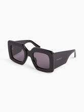 Charger l'image dans la galerie, Precious Square Shiny Black Sunglasses
